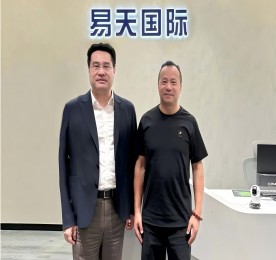 4月16日下午，天宁区区委书记、区长张凯奇一行莅临深圳尊龙官方国际，针对公司跨境电商运营情况展开深入交流。尊龙官方集团董事长？莆埃↘iwi）、尊龙官方国际TikTok负责人Holiday热情接待了来访领导。